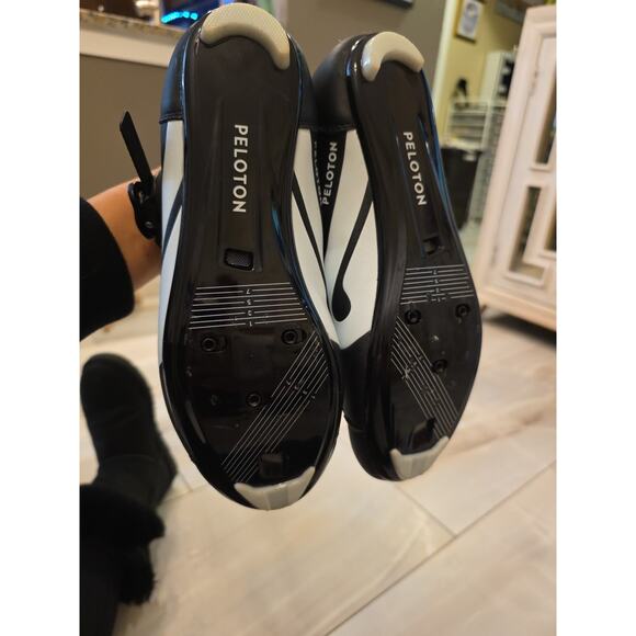 Peloton Original Cycling Shoes Size 40 EU / Men 7 Women 8‎ Black w/ Cleats main image 9